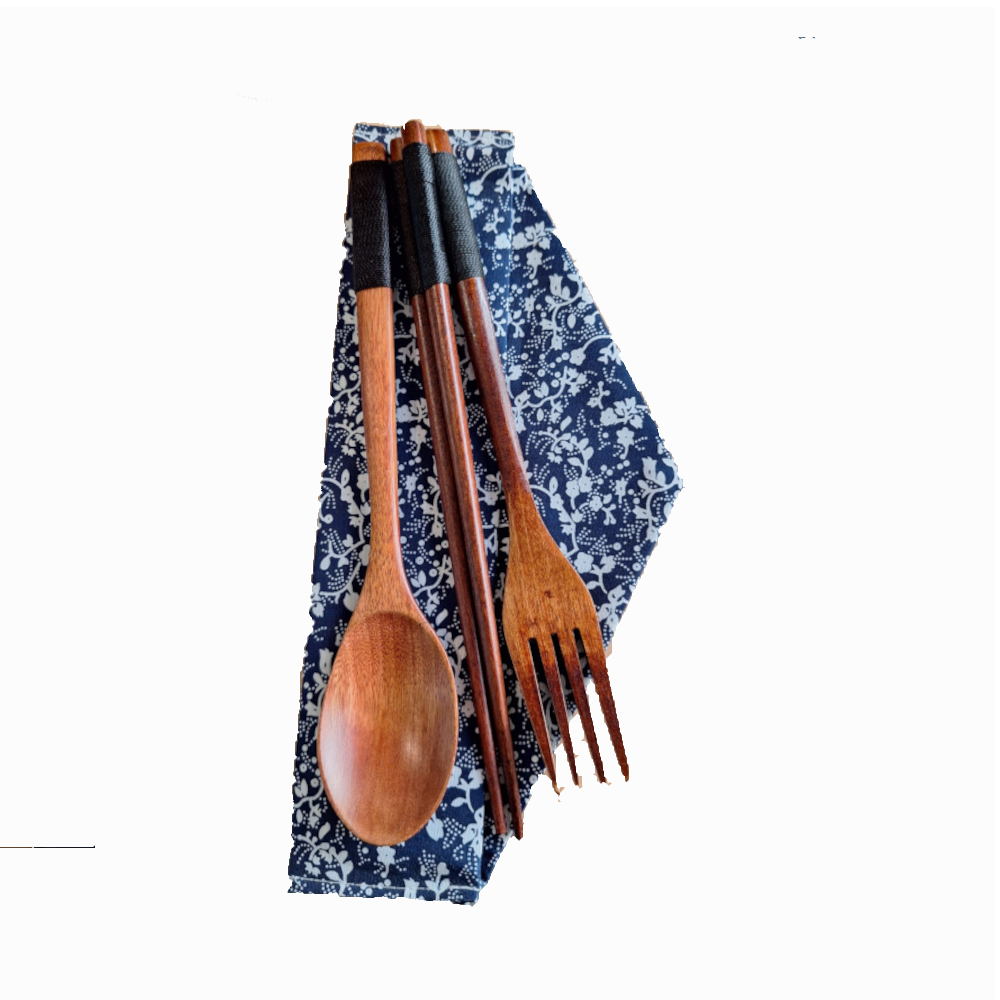 Pochette avec cuillère, baguettes, fourchette